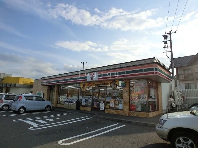 【小樽市桂岡町のアパートのコンビニ】