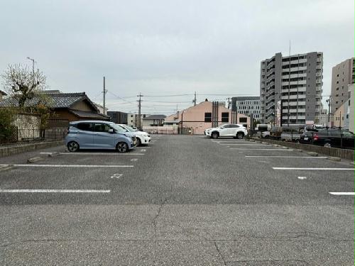 駐車場　敷地外