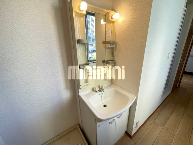 洗面設備　室内写真です。