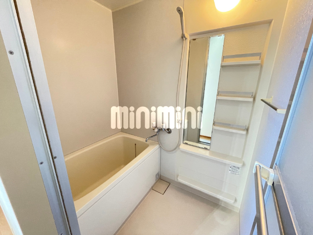 バス・シャワールーム　室内写真です。