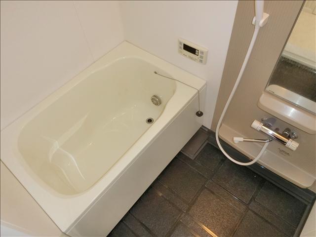 バス・シャワールーム　毎日の疲れを癒すバスルーム。