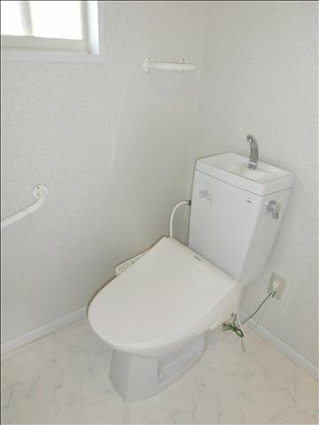 トイレ　ウォシュレット付きトイレ。