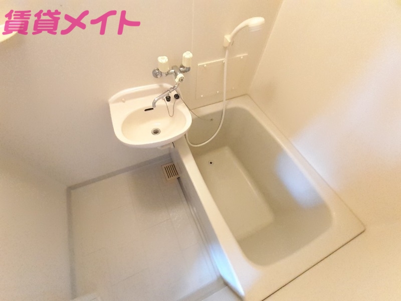 バス・シャワールーム　別部屋参考写真です