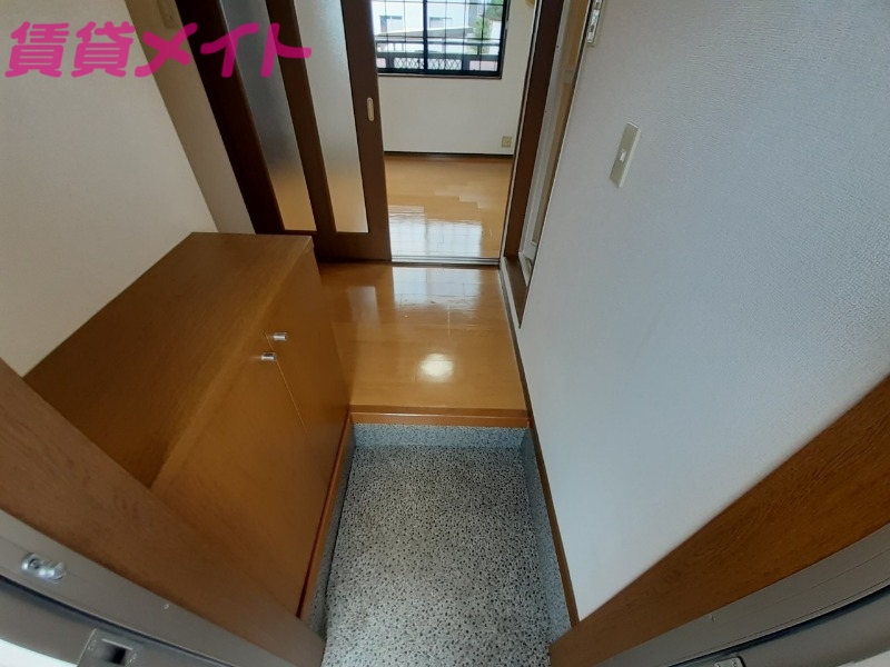 玄関　別部屋参考写真です