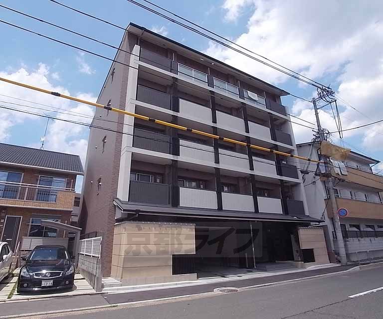 【プレミアムステージ京大前の建物外観】