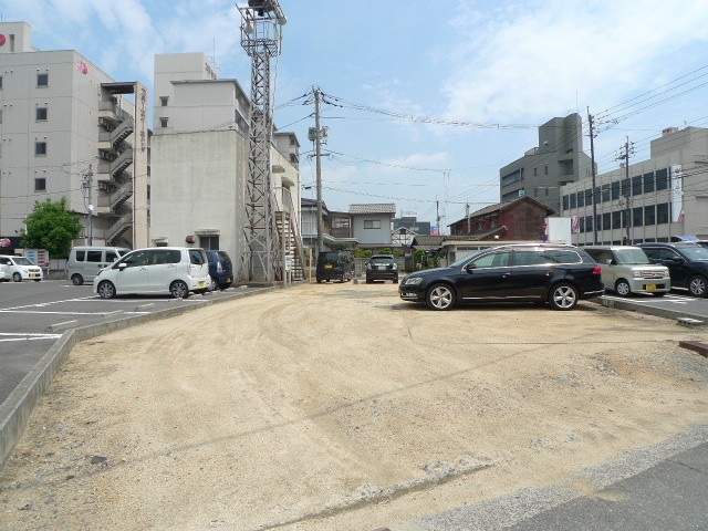 【COCO川西町の駐車場】