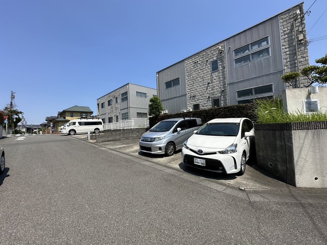 【八王子市みなみ野のアパートの駐車場】