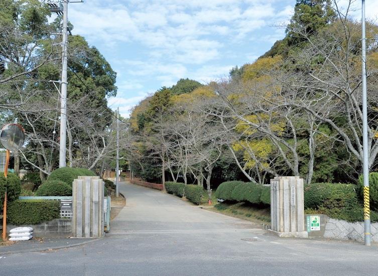 【下関市小月西の台のアパートの中学校】