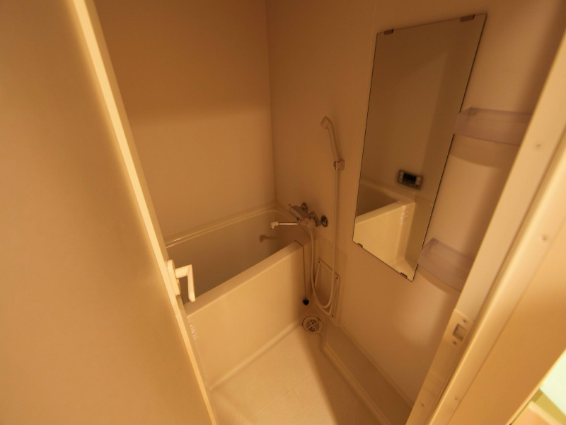 バス・シャワールーム　追い焚き付お風呂