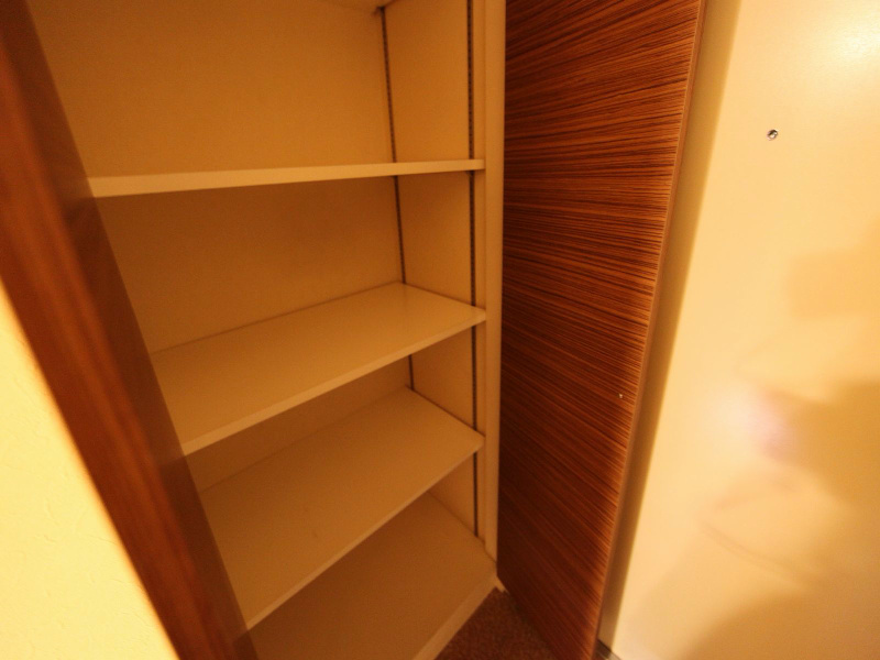 玄関　玄関　下駄箱充実してます