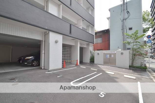 駐車場　エントランス