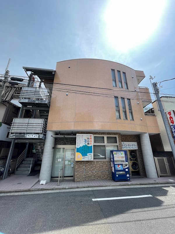 建物外観　3階建鉄骨造！