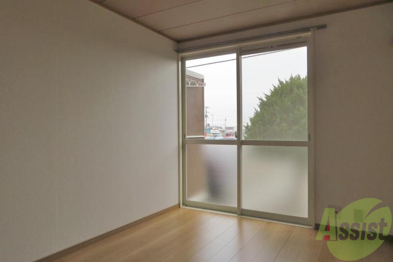 その他部屋・スペース　各お部屋に窓があって陽当り、風通し良好です。