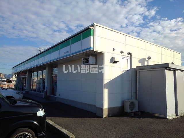 コンビニ　ファミリーマート　岩出曽屋店（コンビニ）まで725m