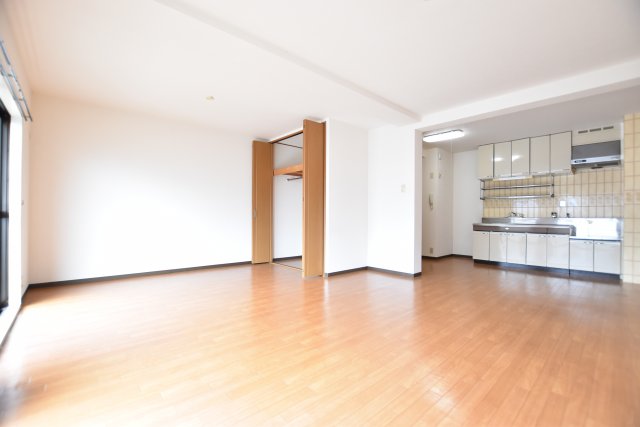 居室・リビング　別号室画像。ご参考下さい