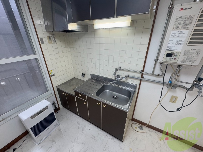 キッチン　キッチンはスペースも広々していて使いやすそうですよ！