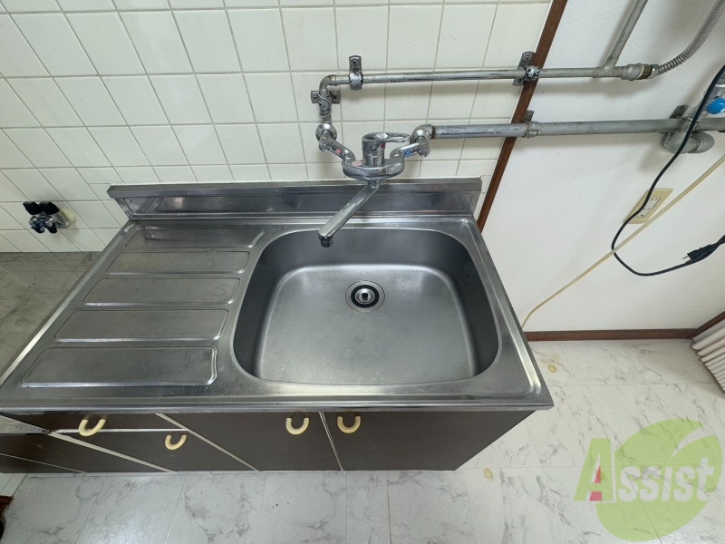 洗面設備　キッチンのシンクはピカピカで掃除意欲が湧いてきそう！