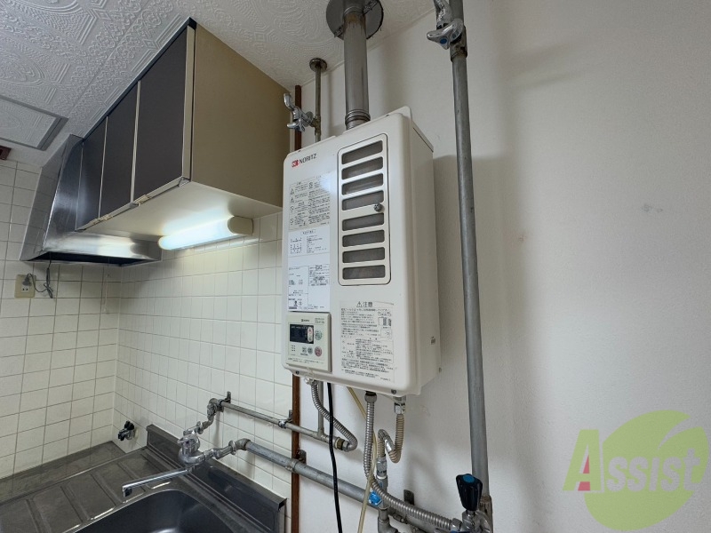 その他設備　給湯器です。操作しやすいパネルになってます。