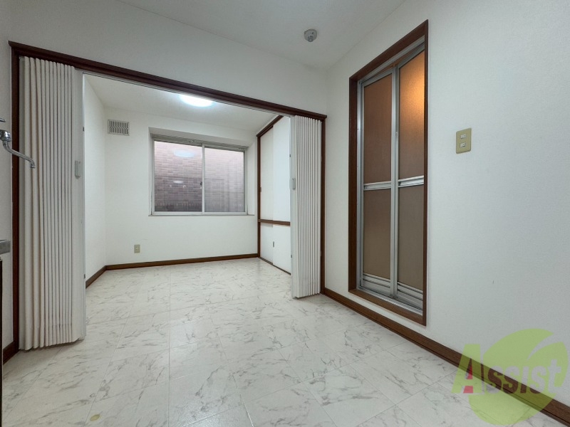 居室・リビング　広くてキレイなお部屋が広がっていて、充実した生活が送れそう。