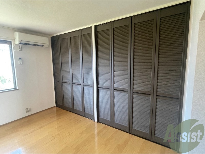 収納　こちらの収納スペースはかなり広く、収納には困らなさそうです。