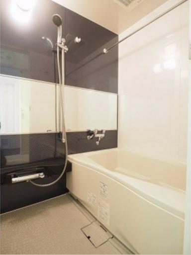 バス・シャワールーム　浴室乾燥機つき追焚き風呂でゆ～ったり♪