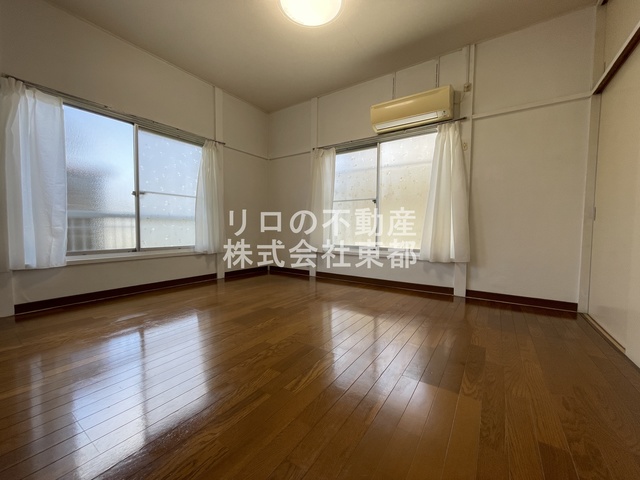 居室・リビング　南東向きで日当たり良好なお部屋！暖かな日差しが入ります♪