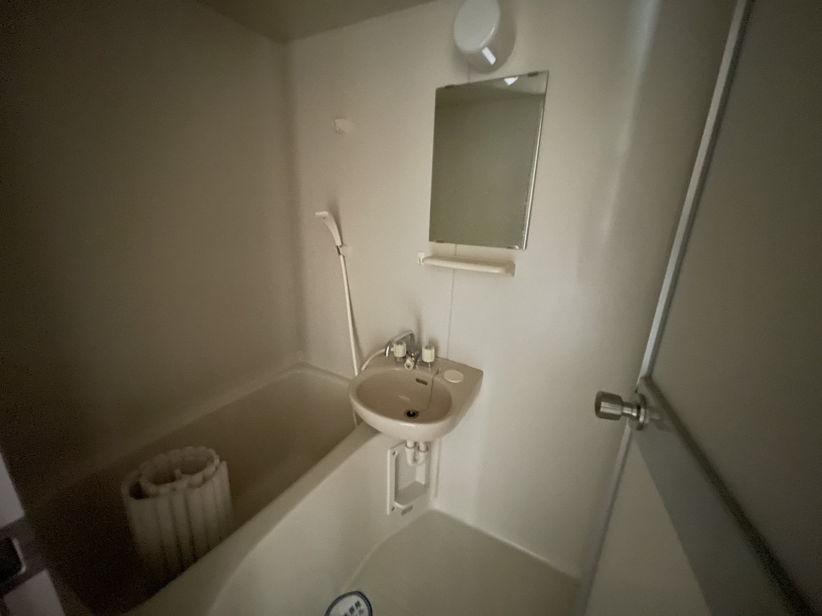 バス・シャワールーム　（（参考）他室の写真を使用しています。現況優先となります。