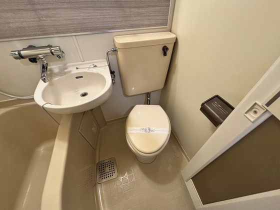 トイレ　※別号室の写真です