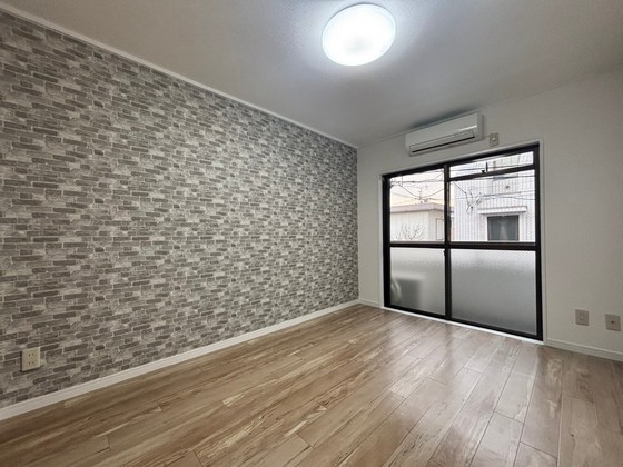 居室・リビング　※別号室の写真です