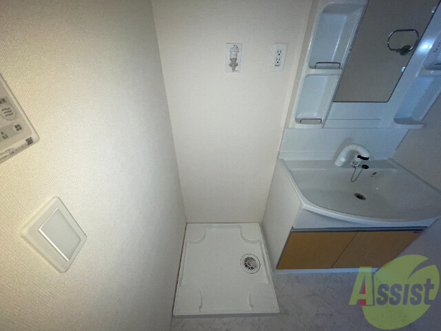 その他設備　洗濯パンが設置されており洗濯機も問題なく設置出来そうですね。