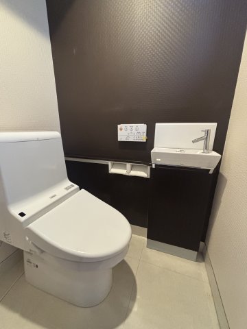 トイレ　※クリーニング前の写真です。