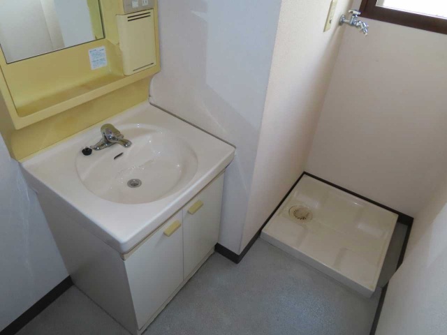 洗面設備　同物件別室です。