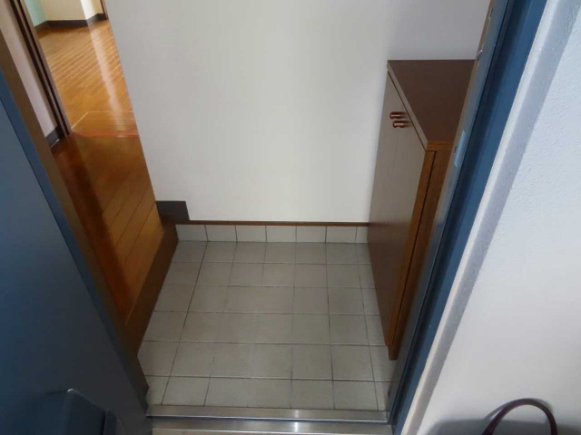 玄関　同物件別室です。