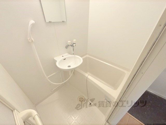 バス・シャワールーム　バス