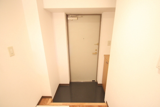 玄関　※別部屋の写真です