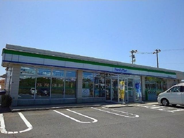 コンビニ　ファミリーマート 御所野湯本店（コンビニ）まで1700m