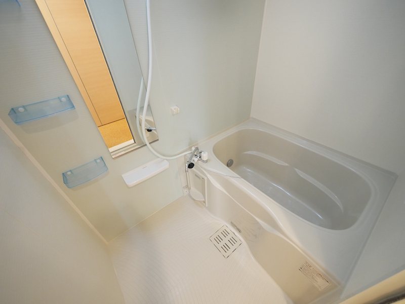 バス・シャワールーム　シャワー・追い焚き給湯