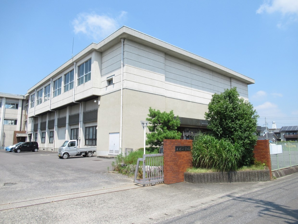 小学校　岐阜市立且格小学校（小学校）まで1276m