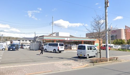 コンビニ　セブンイレブン 阿伎留医療センター前店（コンビニ）まで586m