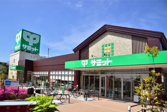 スーパー　サミットストア羽衣いちょう通り店（スーパー）まで667m