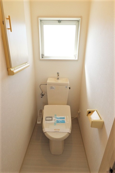 トイレ　※別号室参考写真です ※現況優先