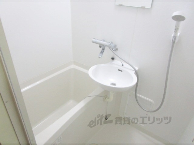 バス・シャワールーム　バス