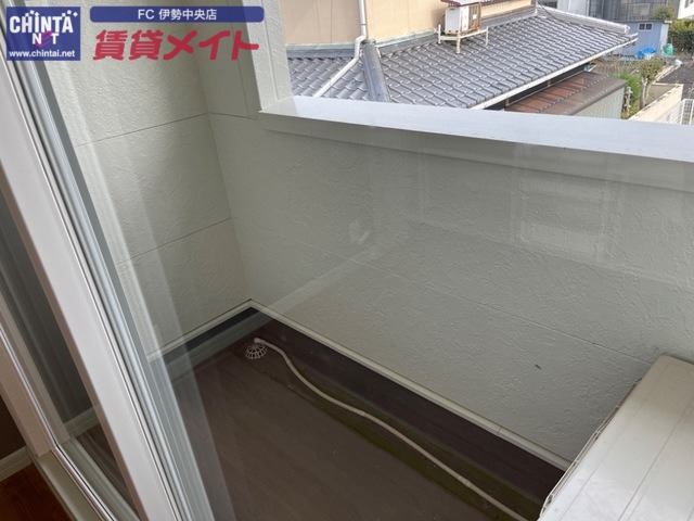 バルコニー　同建物の別部屋写真です