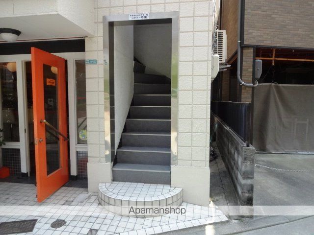 阪急甲陽線 甲陽園駅 徒歩2分 3階建 築41年の外観写真