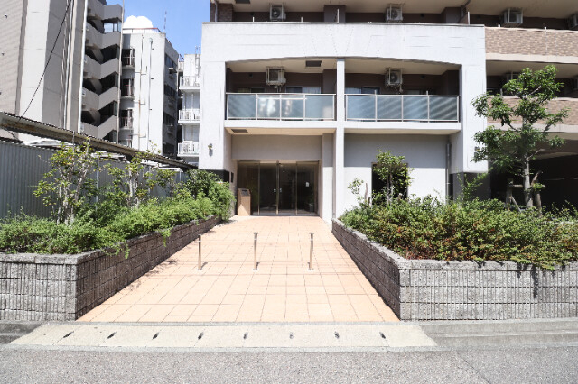 エントランス　大きいエントランスです！