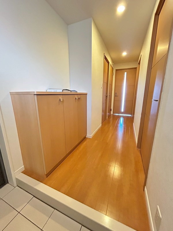 玄関　※別室参考画像