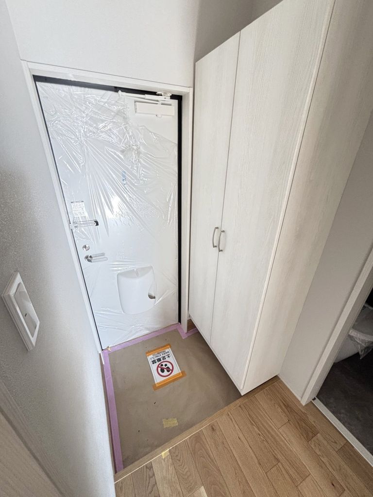 玄関　※建築中の写真です