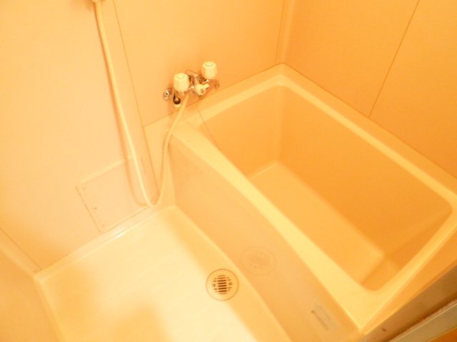 バス・シャワールーム　2階別室の参考写真です。現況を優先します。（202）