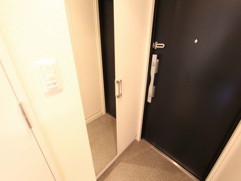 玄関　玄関　シューズボックス付　ダブルロック