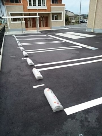 駐車場　駐車場に車を止められます